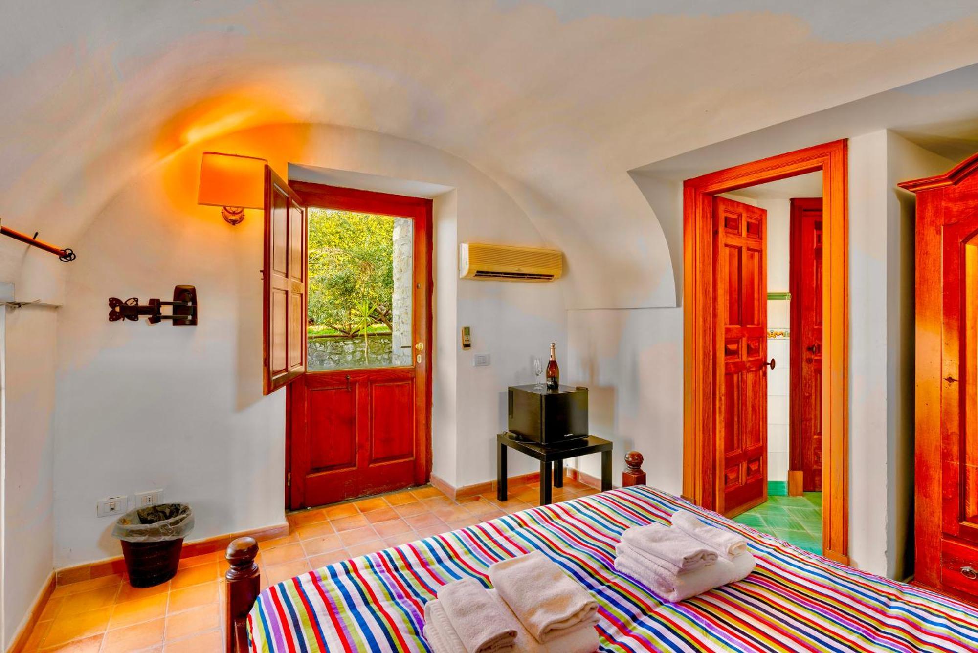B&B Villa Della Porta, Amalfi Coast - Historical Heritage Вико Екуензе Екстериор снимка